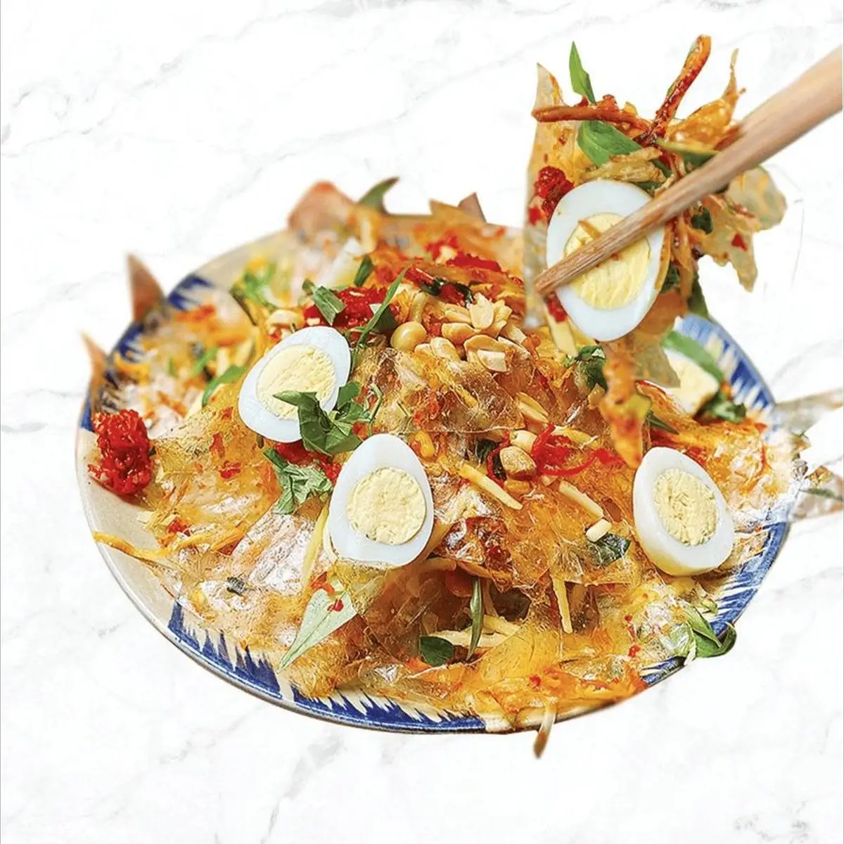Shaking Rice Paper Salad at R&B Tea - Fremont
