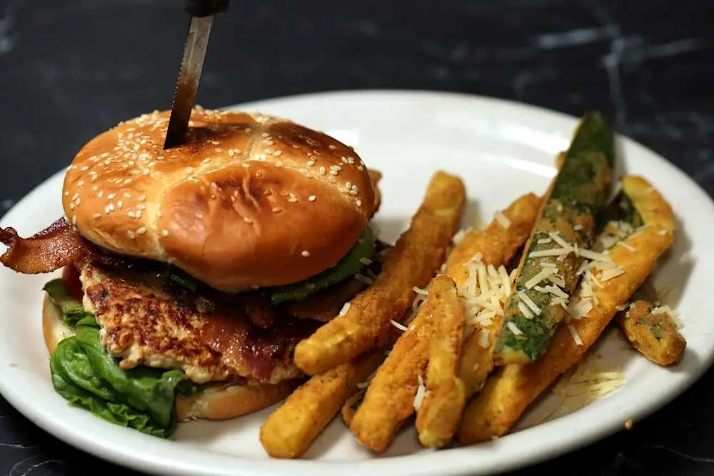 Charlie Chaplin Burger (Chicken) 🎩 at Skillet'z Cafe