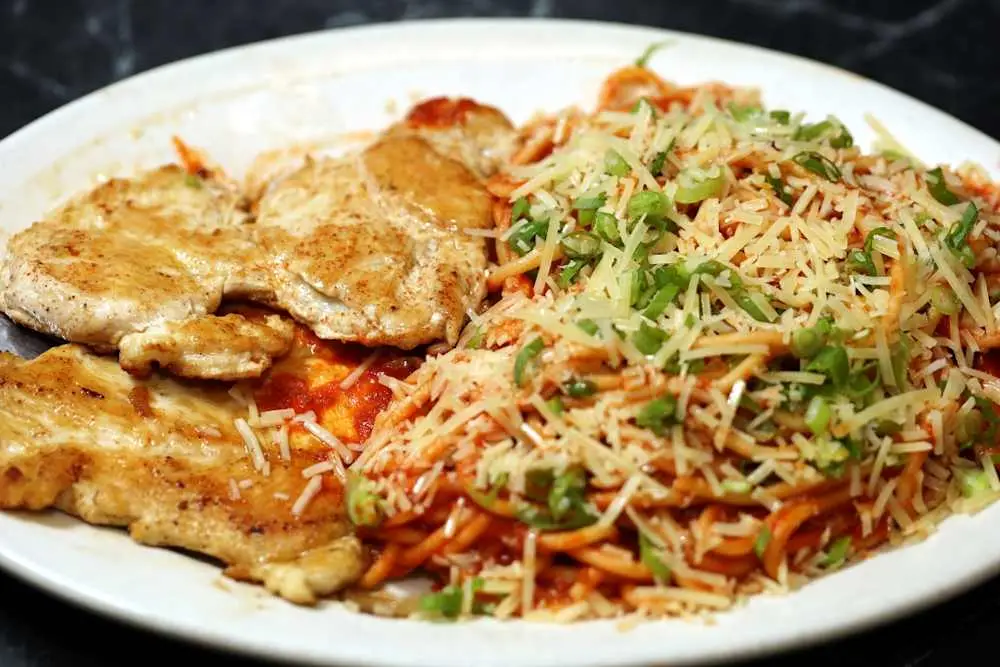 Grilled Chicken Breast at Skillet'z Cafe