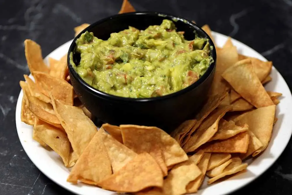 Guacamole and Chips 🥑🫓 at Skillet'z Cafe