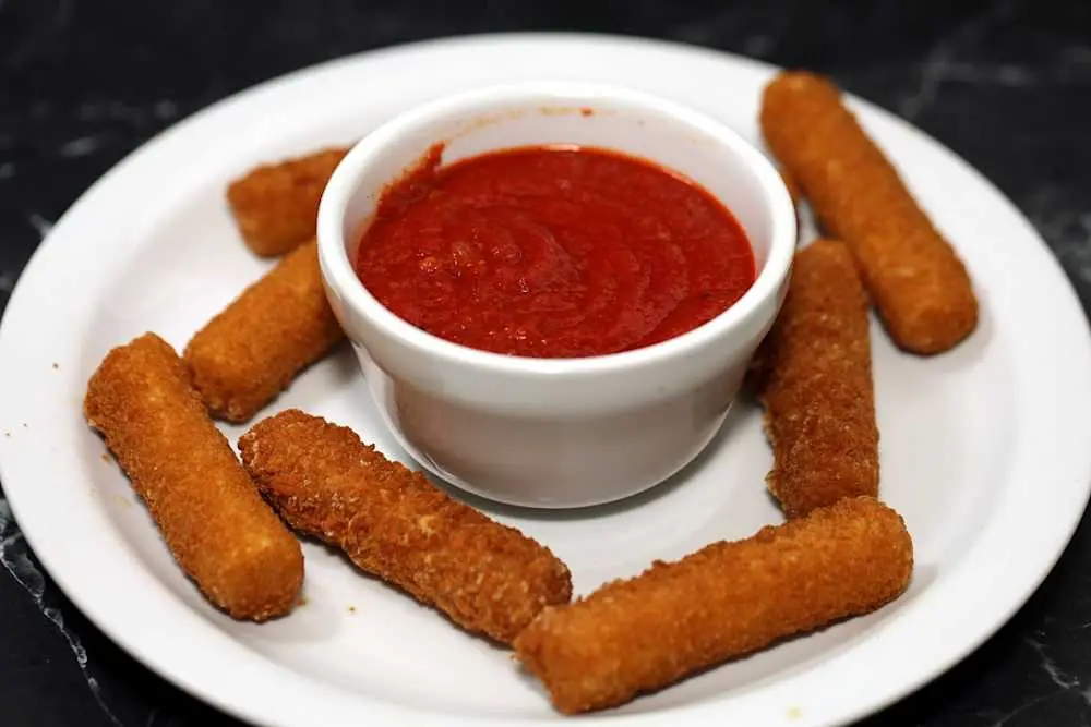Mozarella Sticks 🧀 at Skillet'z Cafe