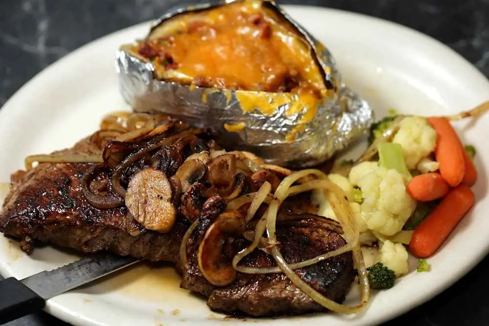 New York Steak at Skillet'z Cafe