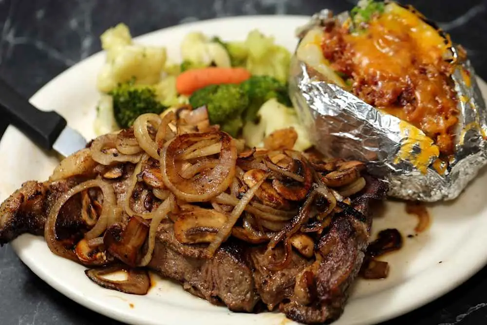 Rib-Eye Steak at Skillet'z Cafe