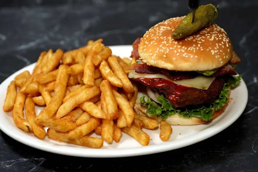 Spicy Crispy Chicken Burger at Skillet'z Cafe