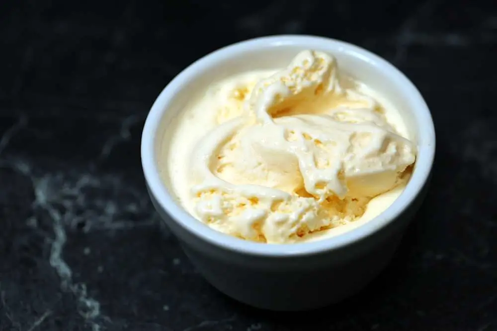 Vanilla Ice Cream 🍨 (Single Scoop) at Skillet'z Cafe