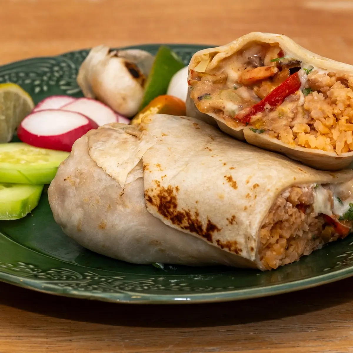 Súper Burrito de Camarón / Shrimp Super Burrito at Taco Los 3 paisas