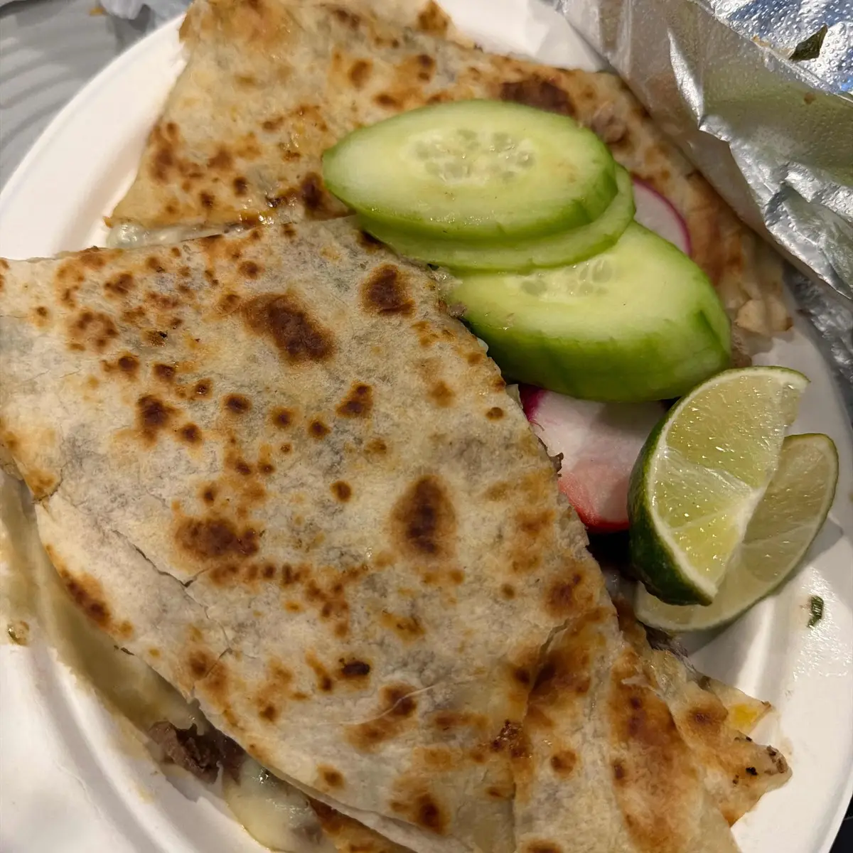 Súper Quesadilla de Lengua / Super Beef Tongue Quesadilla at Taco Los 3 paisas