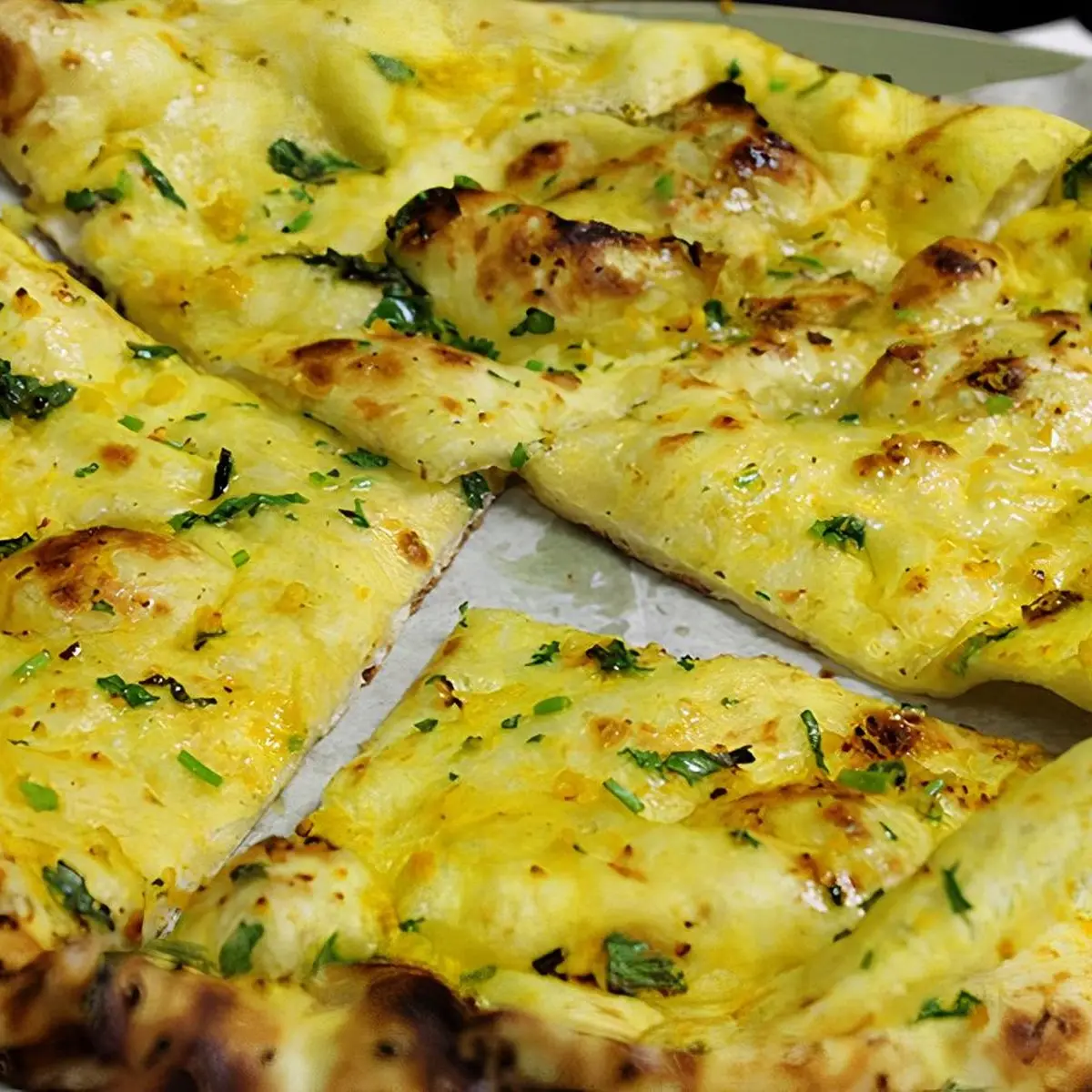 Garlic Naan at Taj e Chaat