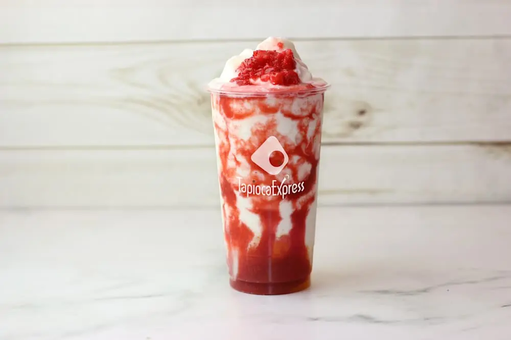 Strawberry (Fresh!) Yogurt Frost 草莓優格奶霜 at Tapioca Express