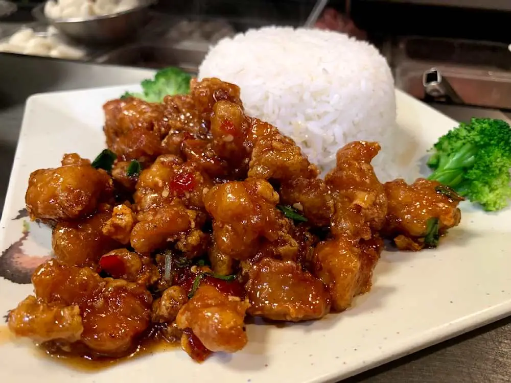 Chili Basil Chicken at Teo Chow Noodle Shack