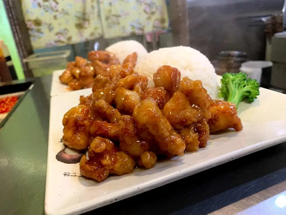 Lemon Chicken at Teo Chow Noodle Shack