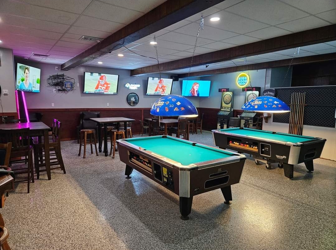 D'Arcy's Tartan Room — Sports Bar in Garden Grove, CA (photo 3 of 3)