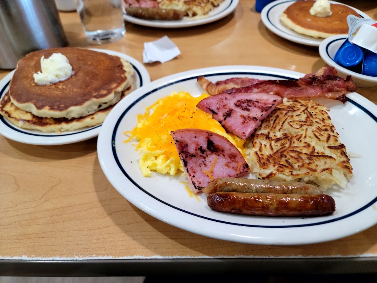 IHOP — Food & Drink in Hesperia, CA (photo 3 of 3)