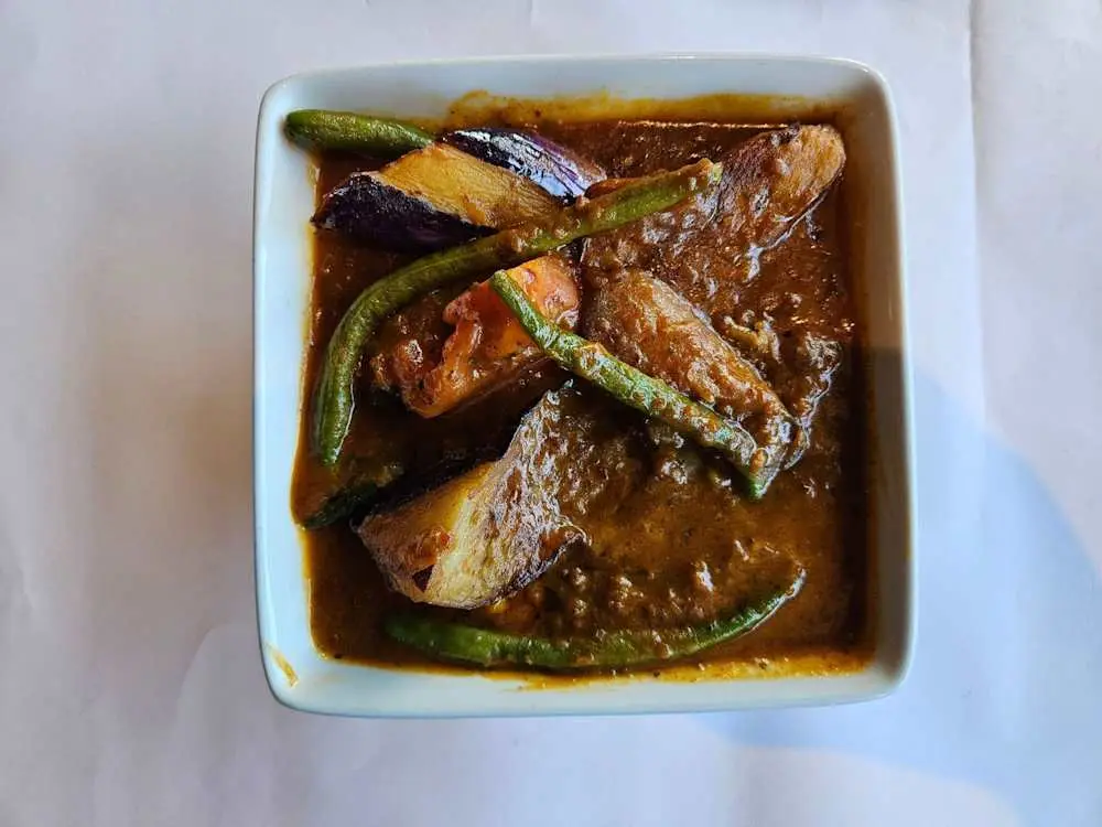 Asam Asparagus 亞三盧筍 at Banana Leaf