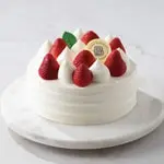Mini Strawberry Soft Cream Cake at Paris Baguette Milpitas