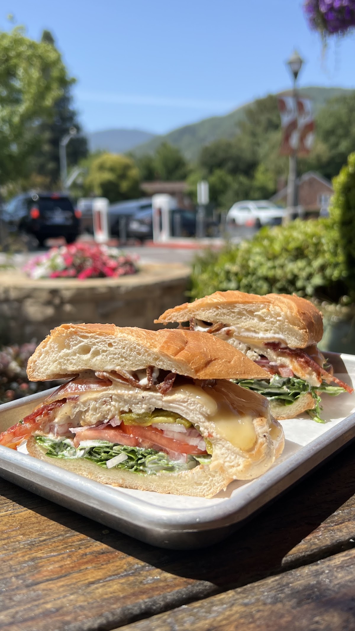 The Hub — American Restaurant in San Anselmo, CA (photo 2 of 3)