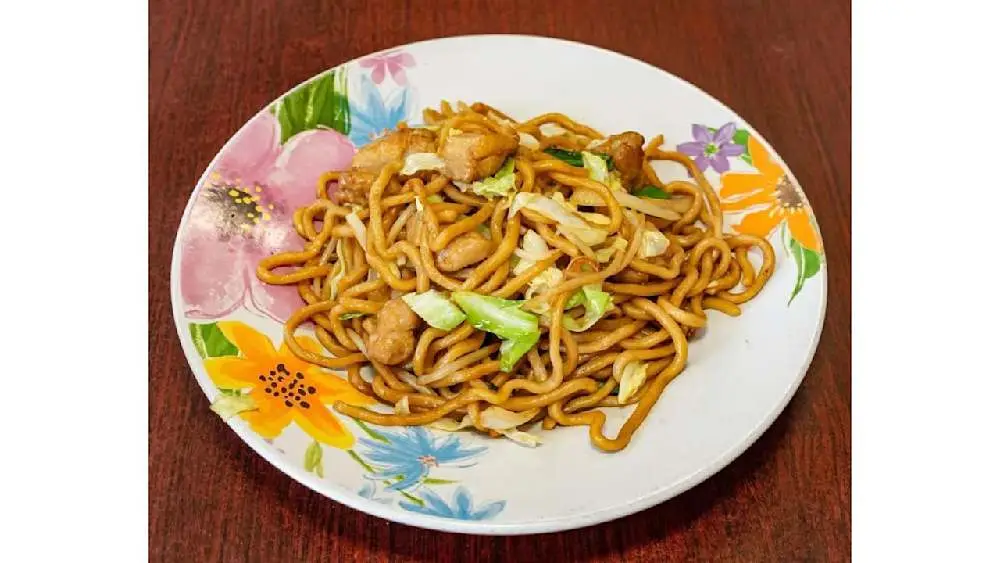 Chicken Chow Mein at Uncle Yu Restaurant