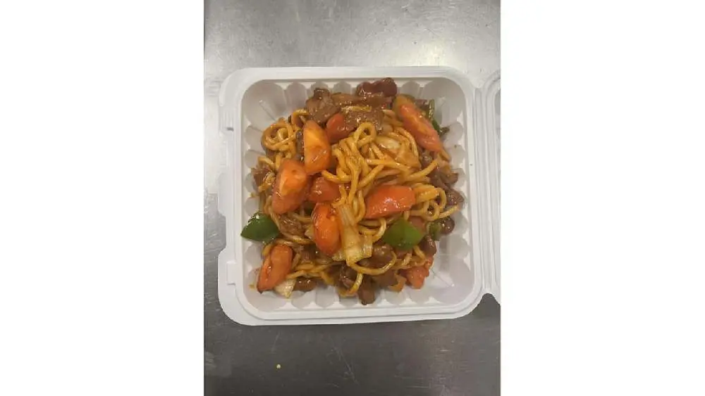 Tomato Beef Chow Mein at Uncle Yu Restaurant
