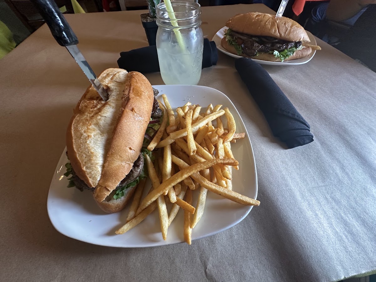 Left of Center — Fusion Restaurant in Visalia, CA (photo 2 of 3)
