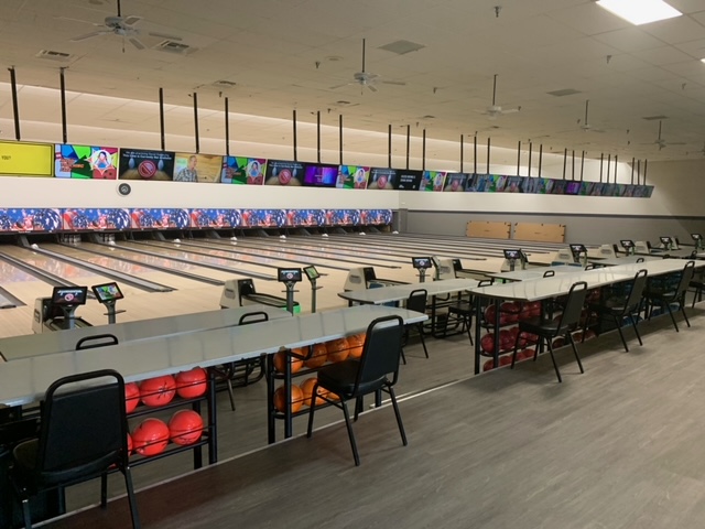 Weekday bowling special at Yucca Bowl