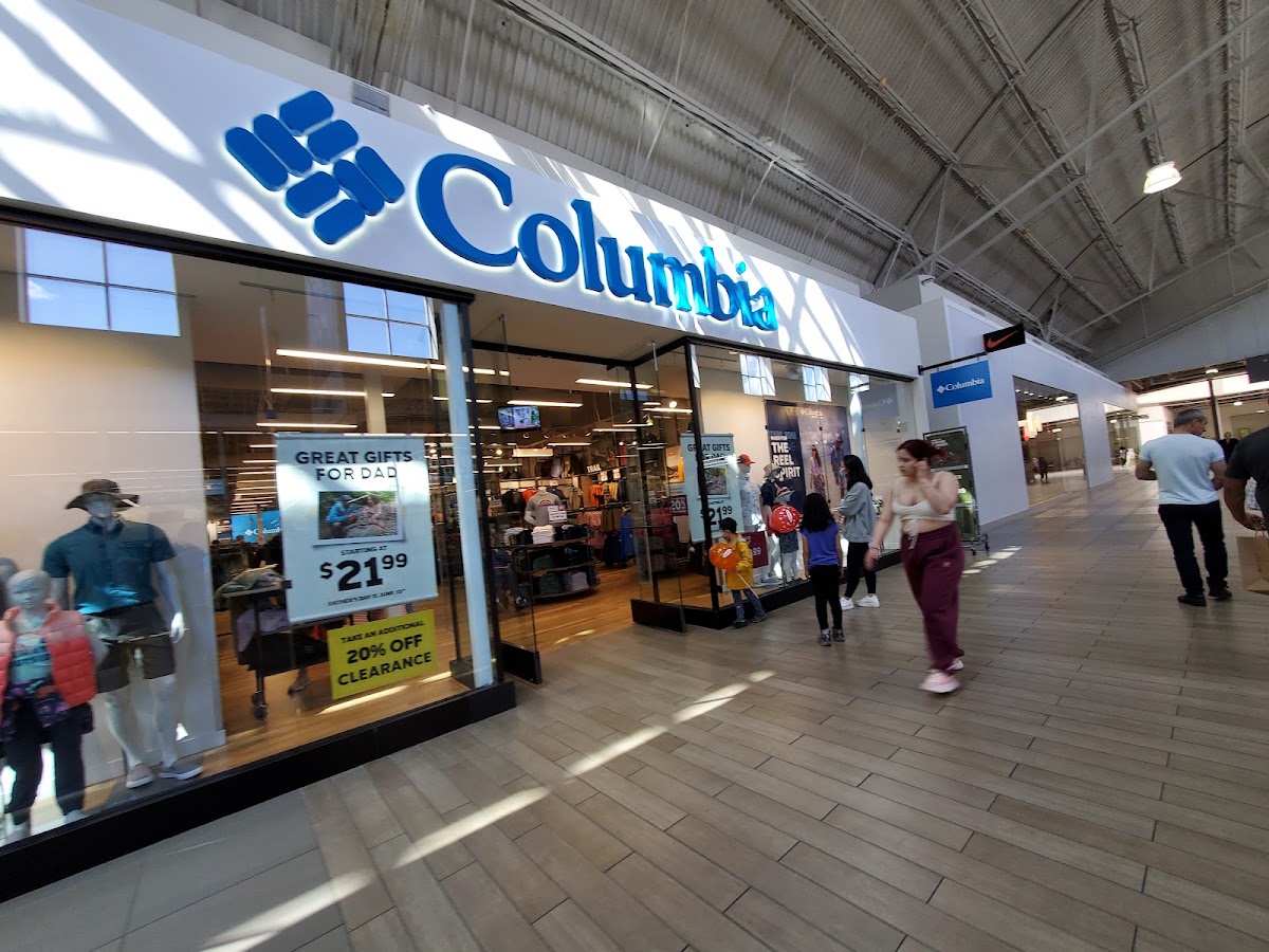 Columbia Factory Store Auburn — in Auburn, WA