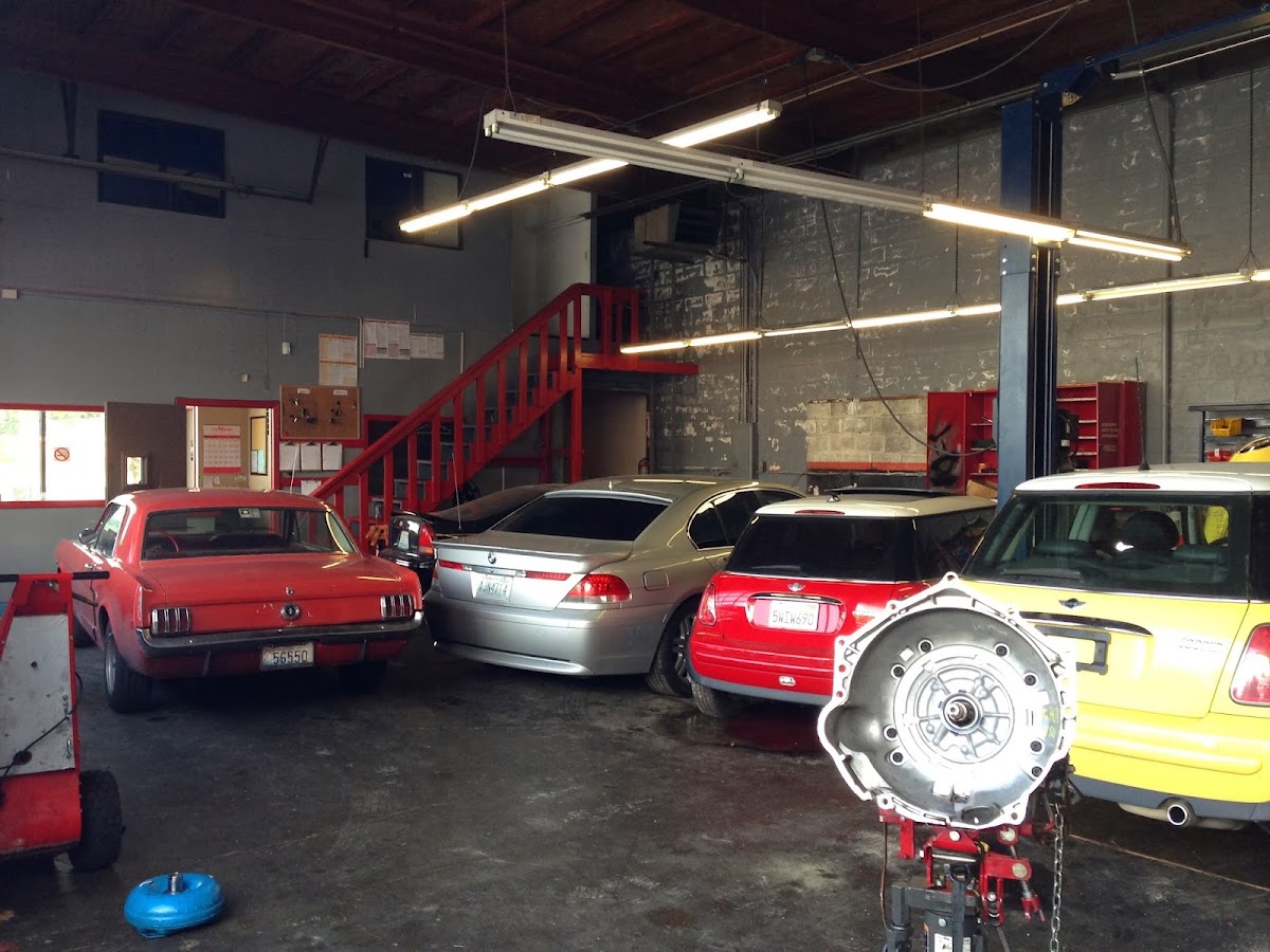 Xpress Auto Repair & Transmissions — Auto Repair Shop in Burien, WA (photo 2 of 3)