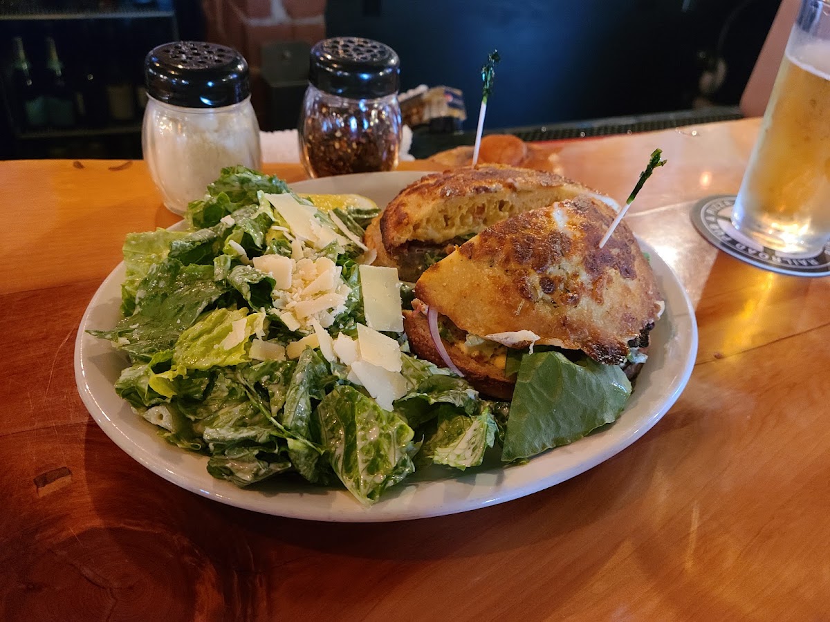 Railroad Pub & Pizza — Pizza Restaurant in Burlington, WA (photo 2 of 3)